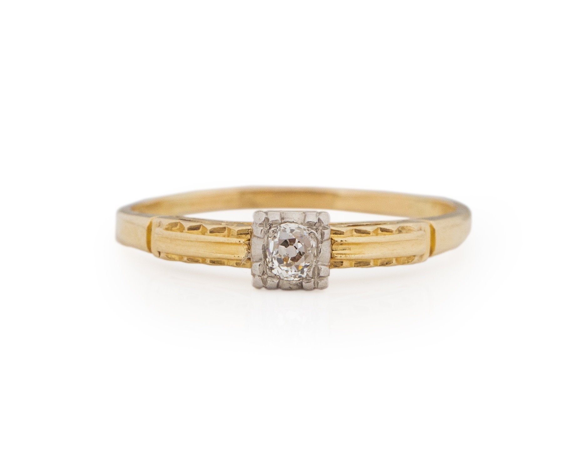 Circa 1920 Art Deco 14K Gelbgold .05Ct Diamant-Verlobungsring - Veg # 1796 von VermaEstateJewels