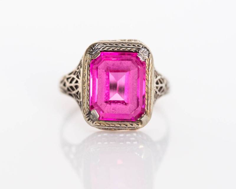 Circa 1920Er 14K Weißgold 1, 75 Karat Simulierter Saphir Verlobungsring Mit Filigranem Detail - Veg # 605 von VermaEstateJewels