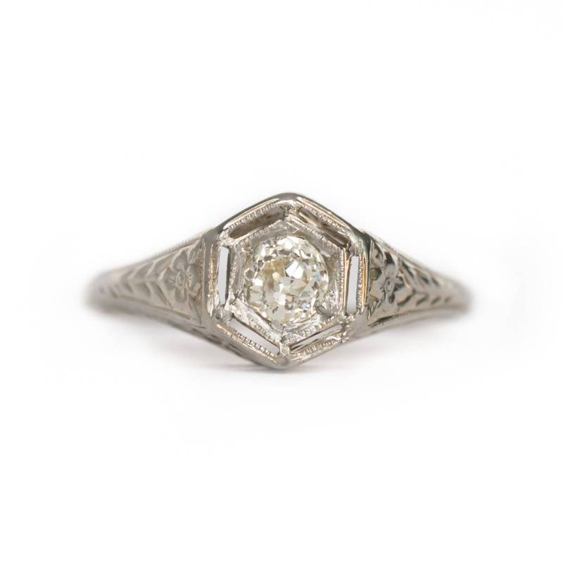 Circa 1920Er Jahre Edwardian 18K Weißgold .15Ct Mine Kissen Diamant Verlobungsring - Veg # 994 von VermaEstateJewels