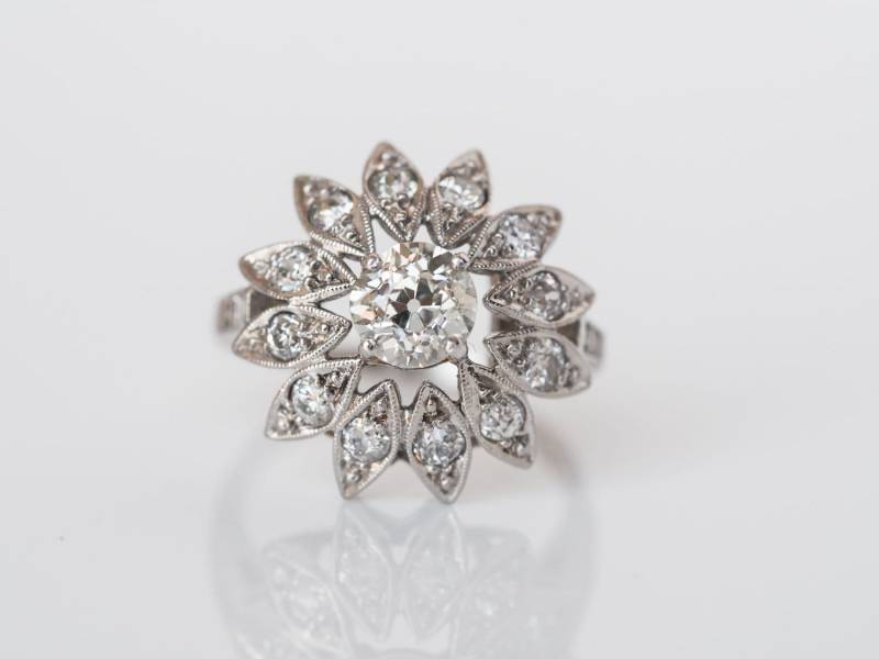 Um 1920 - Platin Gia-Zertifizierter 1, 04 Karat Diamant-Verlobungsring Im Altschliff Mit Sunburst Veg # 475 von VermaEstateJewels