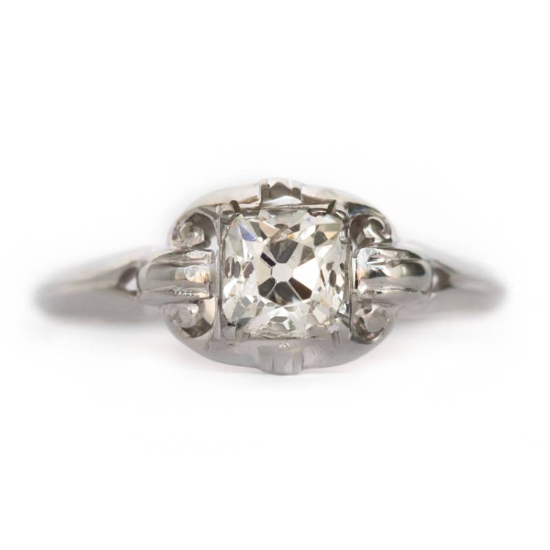 Zirka 1910 Edwardian 18K Weißgold Gia-Zertifizierter 0, 57 Karat Kissen Modifizierter Brillanter Diamant-Verlobungsring - Veg # 968 von VermaEstateJewels