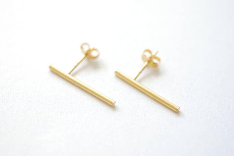 Matt Gold Bar, Linie Ohrringe, Stick Bar Filament Ohr Bergsteiger, Ohrstecker, Minimalistisch Ohrringe Matt Gold Bar, Linie Ohrringe, Stick Bar Filament Ohr Bergsteiger, Ohrstecker, Minimalistisch Ohrringe von VermeilSupplies