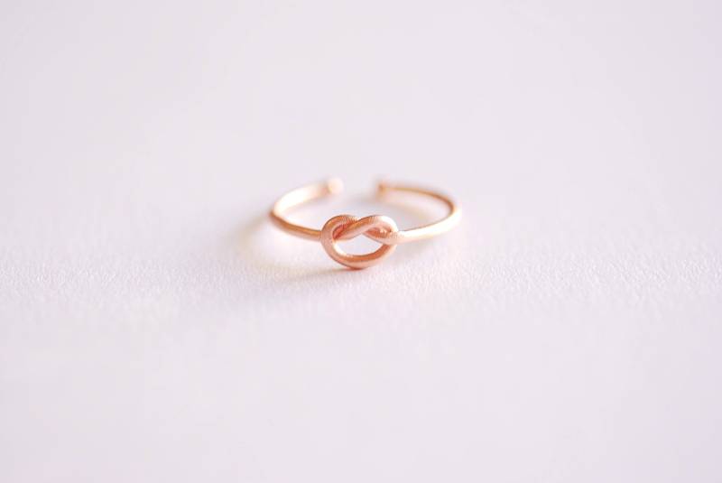 Matt Rosa Rose Gold Love Knot Ring-Verstellbarer Ring, Dünner Brautjungfer Geschenk, Infinity Eternity Midi Ring 353 Matt Rosa Rose Gold Love Knot Ring-Verstellbarer Ring, Dünner Brautjungfer Geschenk, Infinity Eternity Midi Ring 353 von VermeilSupplies