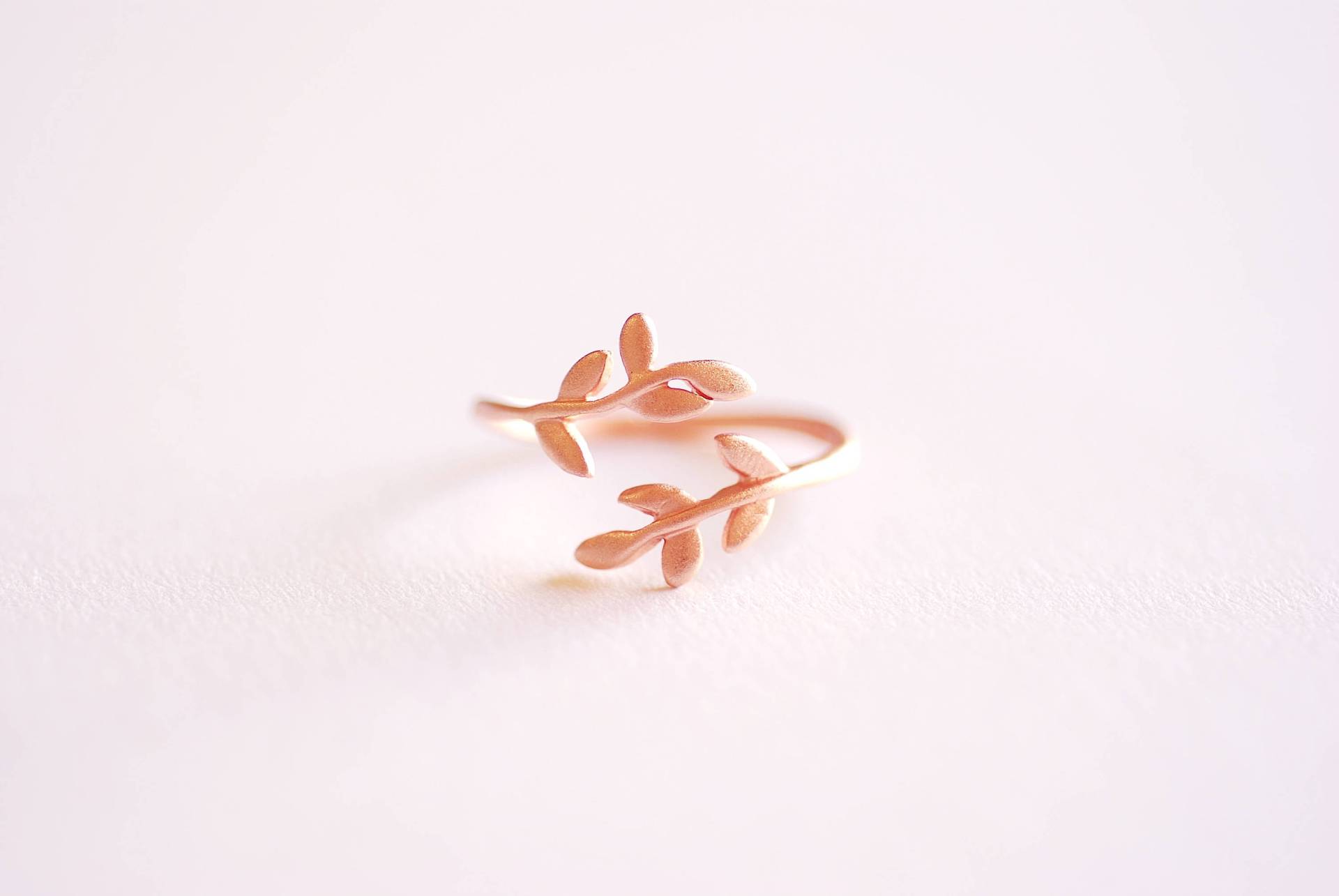 Matt Rose Gold Blatt Zweig Ring, Schichtring, Rebe Lorbeer Natur Schmuck, Zweigring, Zweigring [355] von VermeilSupplies