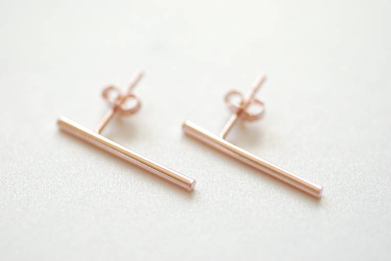 Rose Gold Bar, Linie Ohrringe, Stick Bar Filament Ohr Bergsteiger, Ohrstecker, Minimalistisch Ohrringe Rose Gold Bar, Linie Ohrringe, Stick Bar Filament Ohr Bergsteiger, Ohrstecker, Minimalistisch Ohrringe von VermeilSupplies