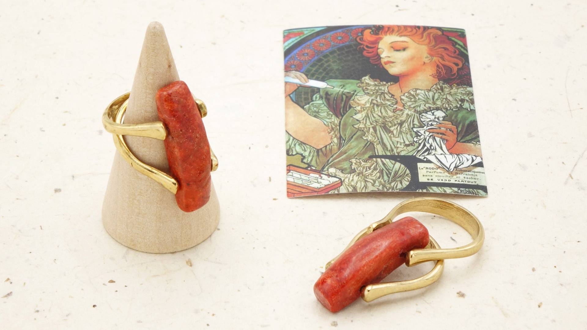 Koralle Ring-Kristall Ring-Chunky Mittelalter Ringe Für Frauen-Edelstein Ring-Boho Schmuck-Naturstein Ring-Vintage Stil Göttin Ring-Geburtstag von VernaArtisanWorks