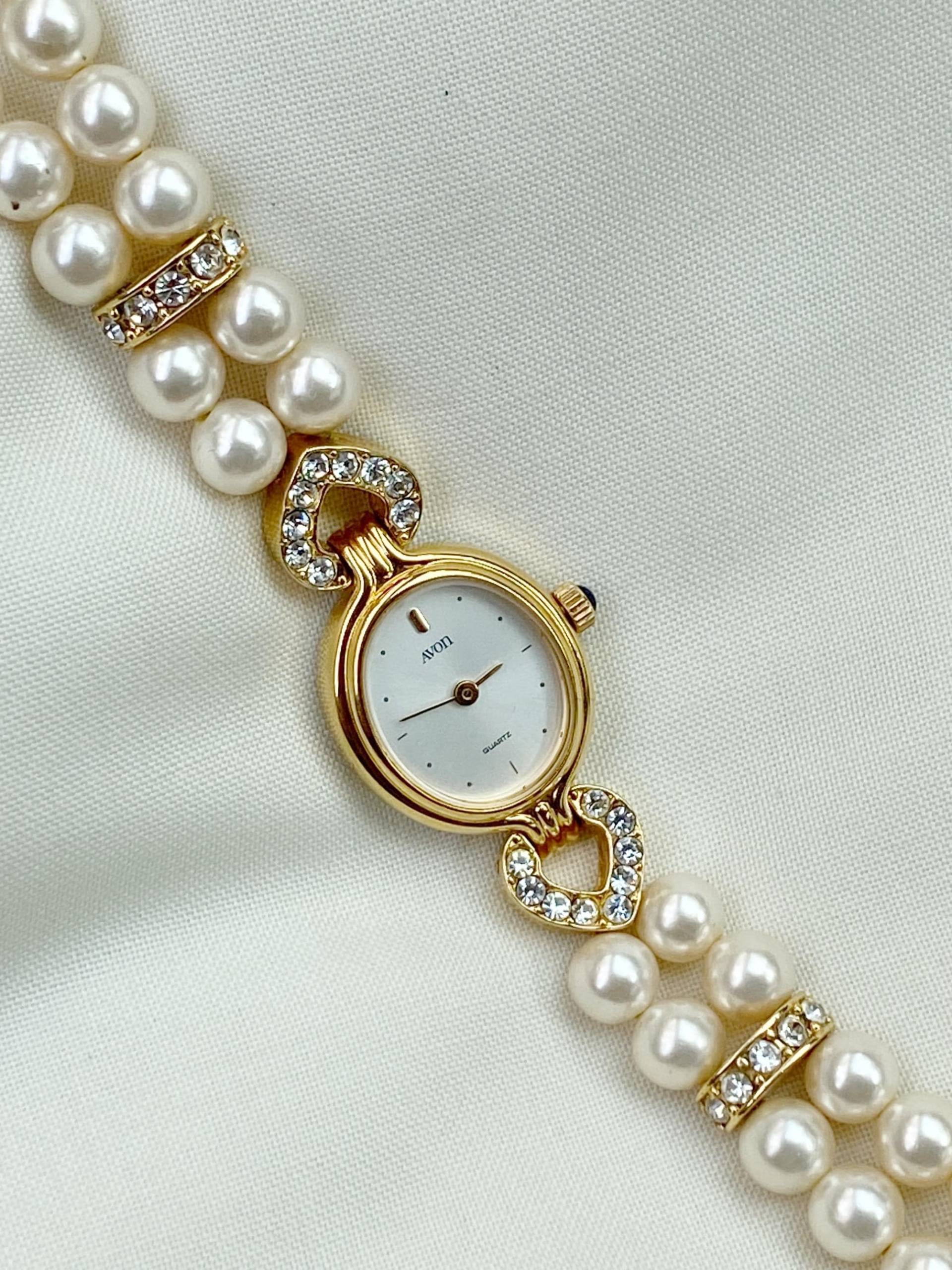 Vintage Avon Kunstperlen Und Steinen Uhr | Elegante Aus Den 1990Er Jahren von Verncellvintage
