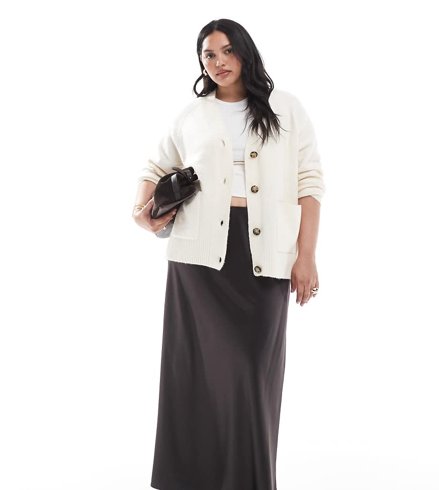 Vero Moda Curve - Asymmetrischer Satin-Midirock in Schokobraun-Brown Vero Moda Curve - Asymmetrischer Satin-Midirock in Schokobraun-Brown von Vero Moda Curve