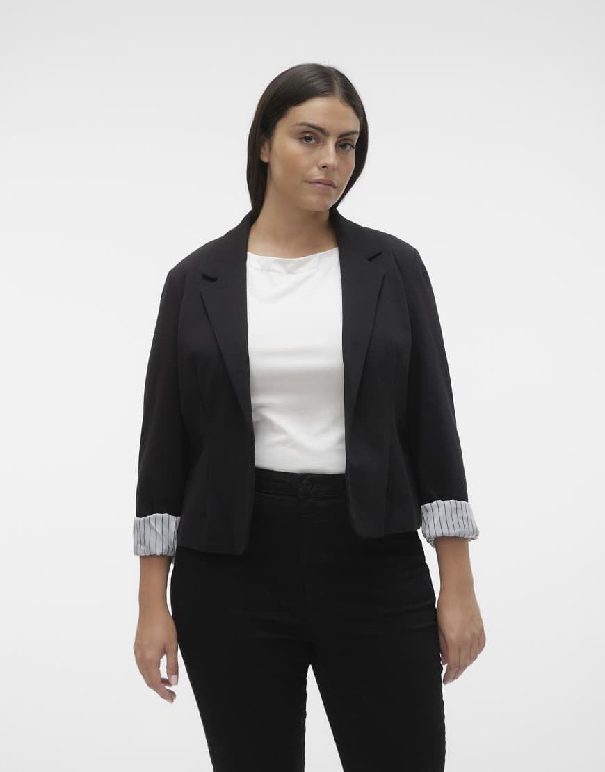 Vero Moda Curve - Blazer in Schwarz Vero Moda Curve - Blazer in Schwarz von Vero Moda Curve