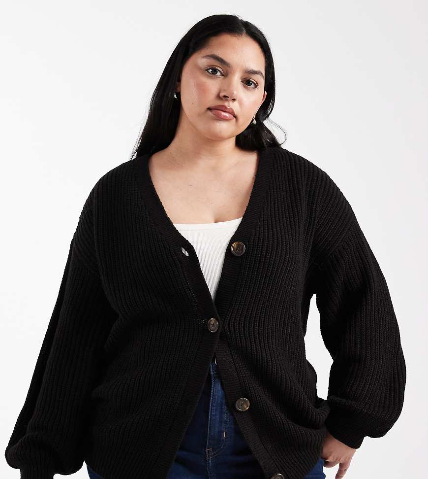 Vero Moda Curve - Dicke, gerippte Strickjacke in Schwarz mit Knopfleiste von Vero Moda Curve