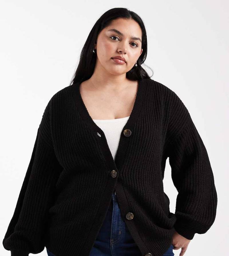 Vero Moda Curve - Dicke, gerippte Strickjacke in Schwarz mit Knopfleiste von Vero Moda Curve