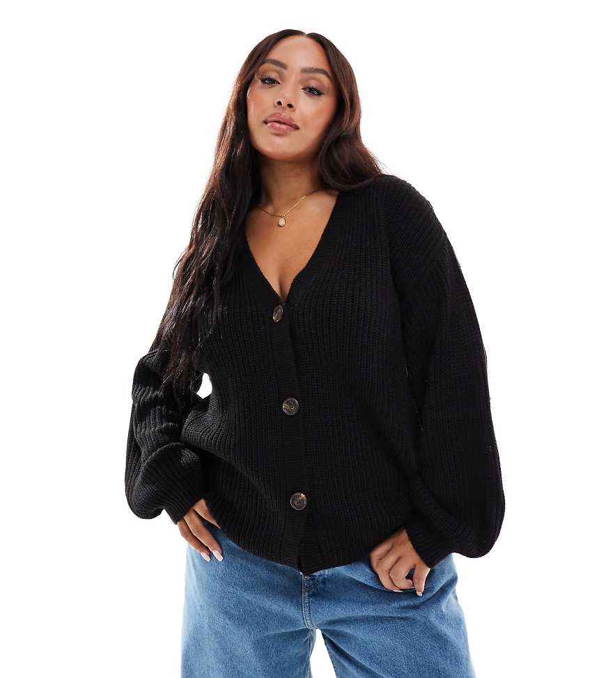 Vero Moda Curve - Dicke, gerippte Strickjacke in Schwarz mit Knopfleiste von Vero Moda Curve