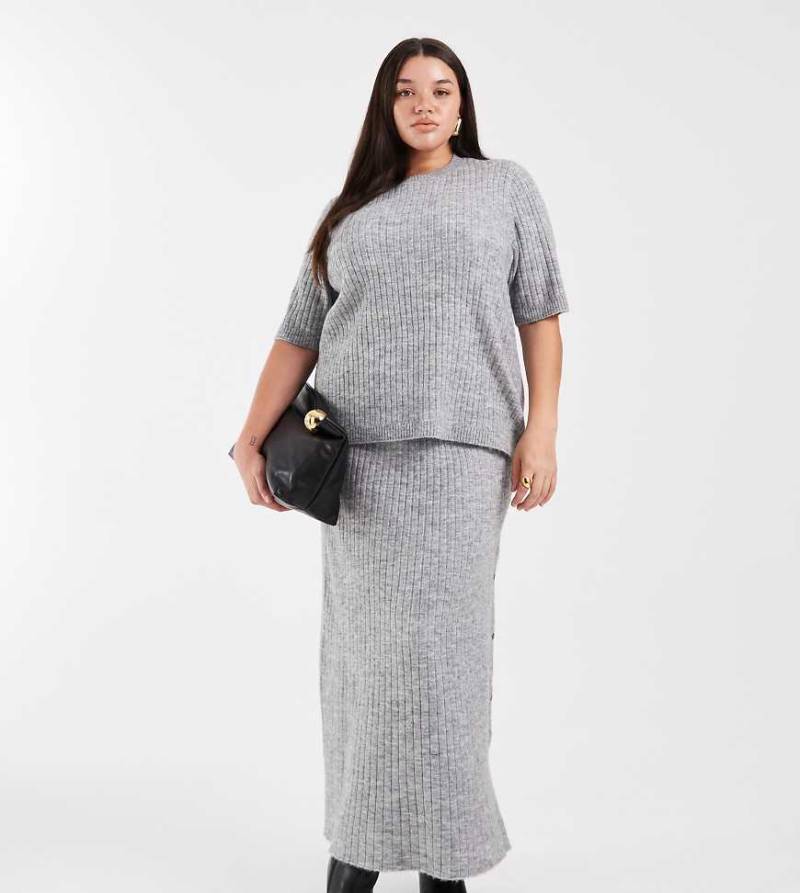 Vero Moda Curve - Gerippter Midi-Strickrock in Grau meliert, Kombiteil von Vero Moda Curve