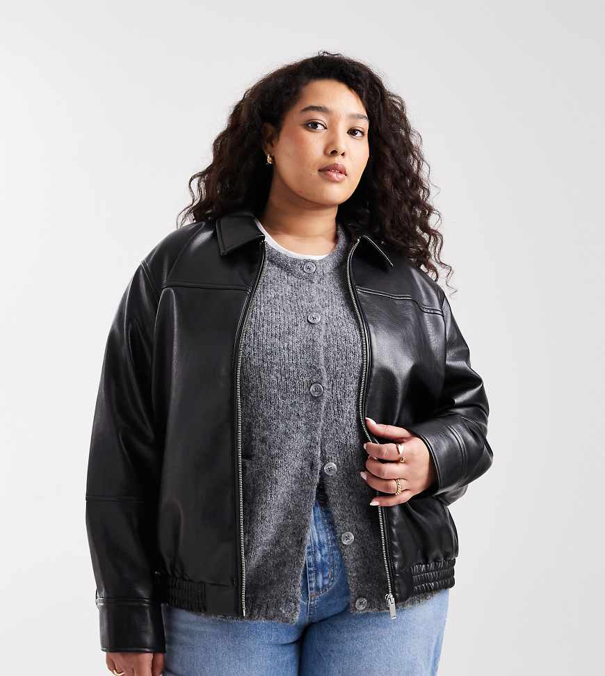 Vero Moda Curve - Harrington-Jacke in schwarzer Lederoptik mit Reißverschluss vorne von Vero Moda Curve