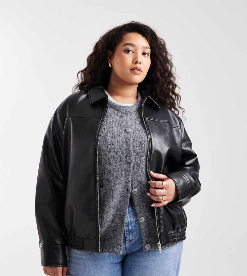 Vero Moda Curve - Harrington-Jacke in schwarzer Lederoptik mit Reißverschluss vorne von Vero Moda Curve