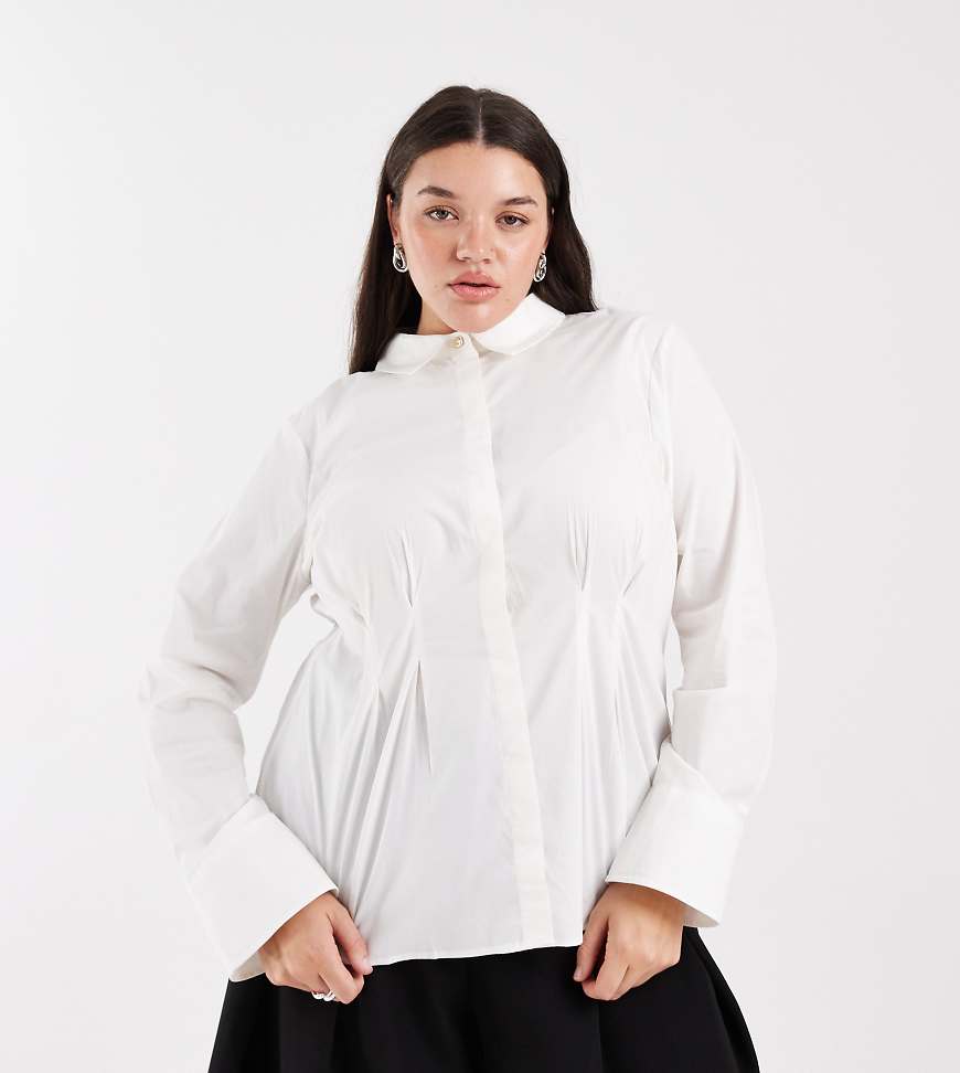 Vero Moda Curve - Hemdbluse in Weiß mit geraffter Taille Vero Moda Curve - Hemdbluse in Weiß mit geraffter Taille von Vero Moda Curve