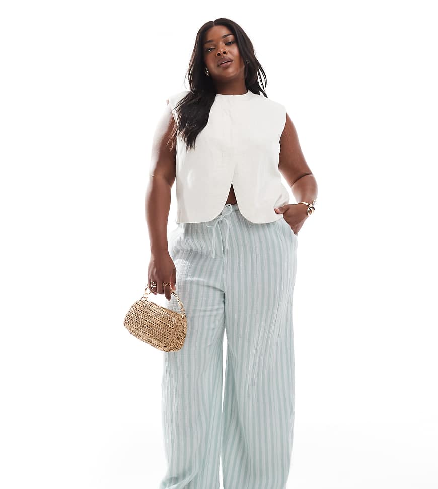 Vero Moda Curve - Hose aus Baumwolle in gestreiftem Grün mit weitem Bein Vero Moda Curve - Hose aus Baumwolle in gestreiftem Grün mit weitem Bein von Vero Moda Curve