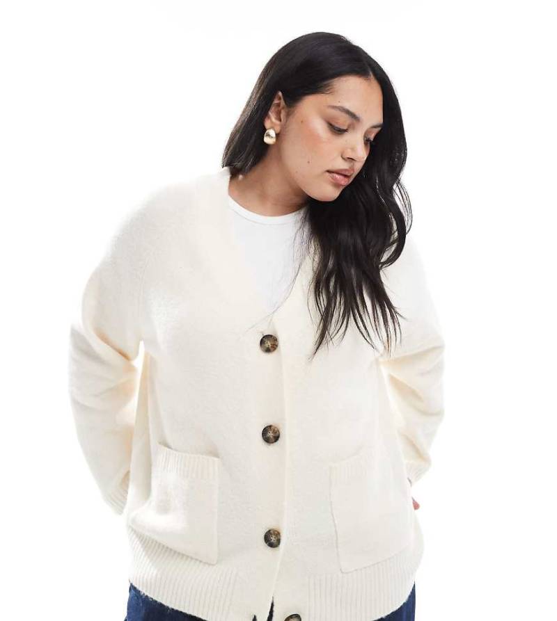 Vero Moda Curve - Kastige Strickjacke in Creme mit Taschen-Weiß von Vero Moda Curve