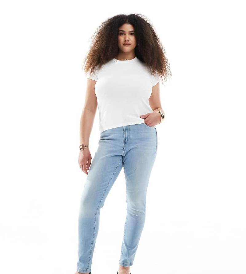 Vero Moda Curve - Phia - Eng geschnittene Jeans in hellblauer Waschung mit hohem Bund von Vero Moda Curve