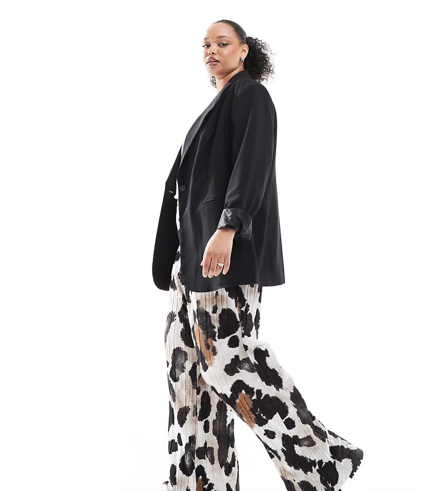 Vero Moda Curve - Plissierte Hose mit weitem Bein und abstraktem Kuh-Print-Bunt Vero Moda Curve - Plissierte Hose mit weitem Bein und abstraktem Kuh-Print-Bunt von Vero Moda Curve