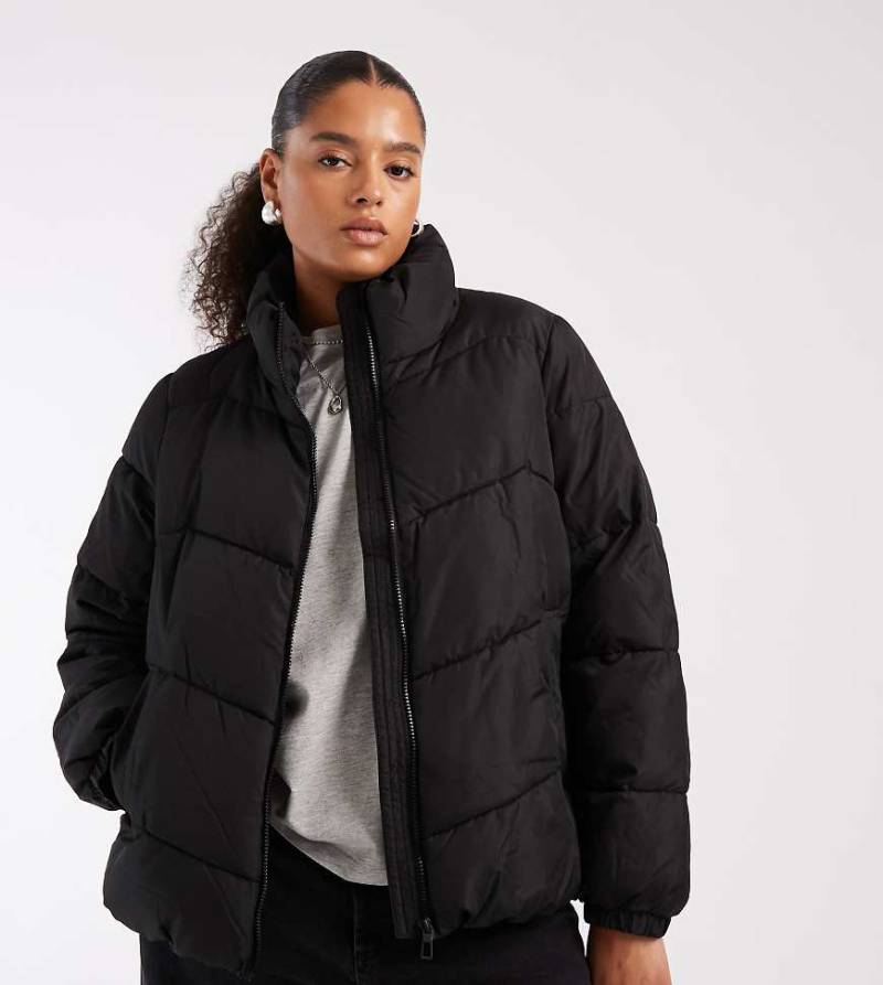 Vero Moda Curve - Pufferjacke in Schwarz von Vero Moda Curve