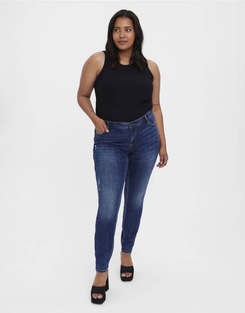 Vero Moda Curve - Slim-Fit-Jeans aus dunkelblauem Denim von Vero Moda Curve