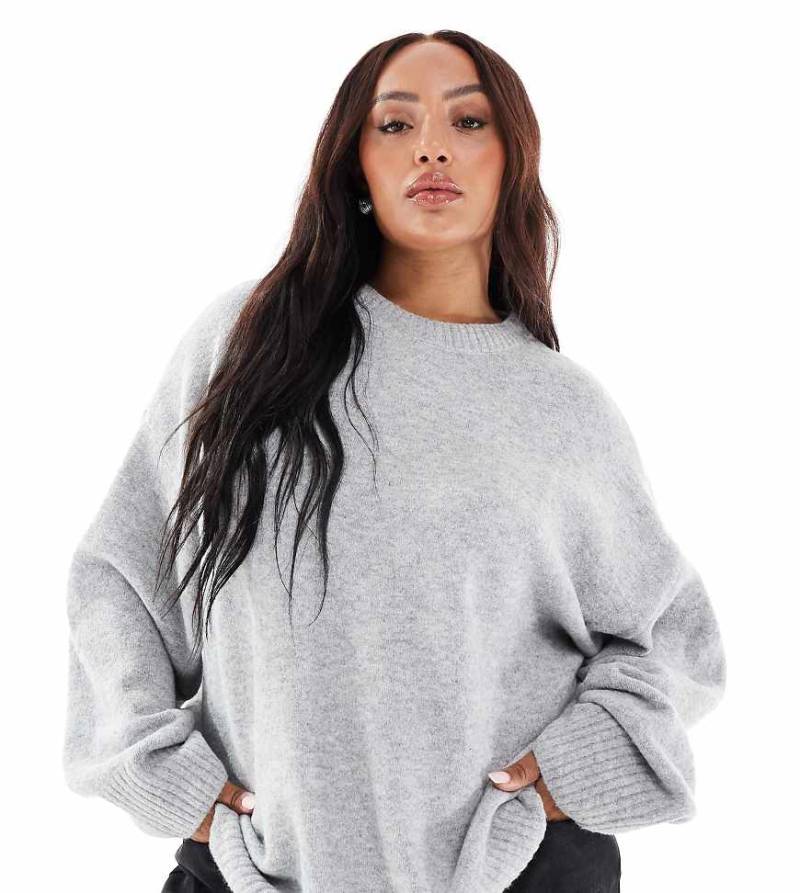 Vero Moda Curve - Weicher Oversize-Pullover in meliertem Hellgrau mit O-Ausschnitt von Vero Moda Curve