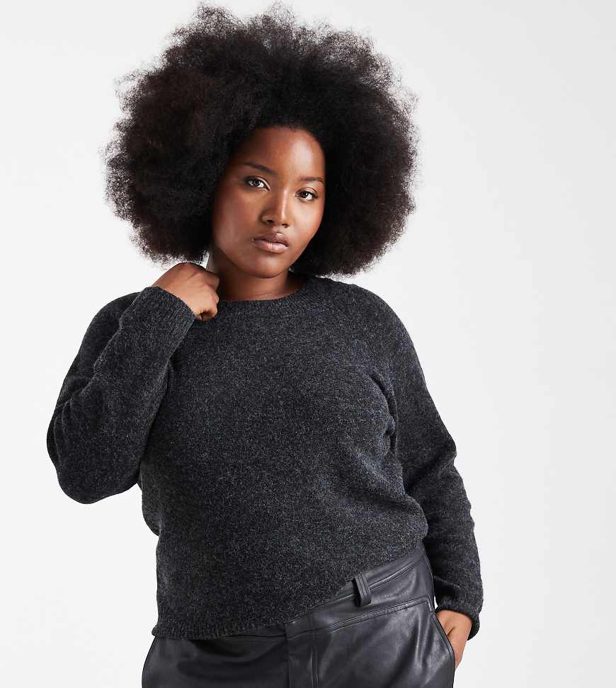 Vero Moda Curve - Weicher Strickpullover in Schwarz mit Rundhalsausschnitt von Vero Moda Curve