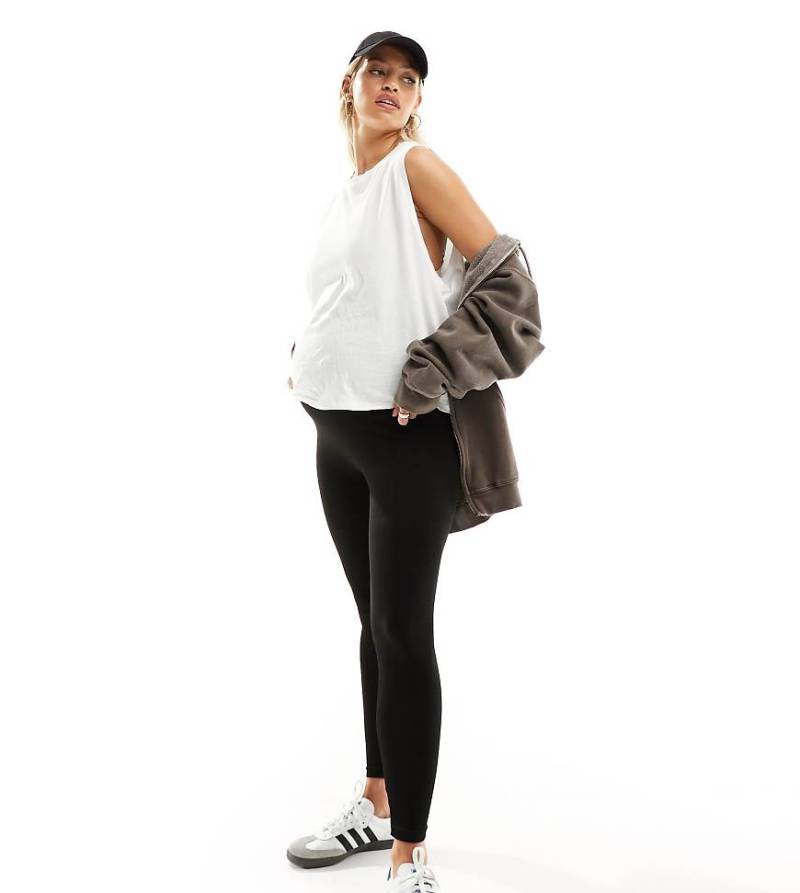 Vero Moda Maternity - Gerippte, nahtlose Leggings in Schwarz mit Überbauchbund, Umstandsmode von Vero Moda Maternity