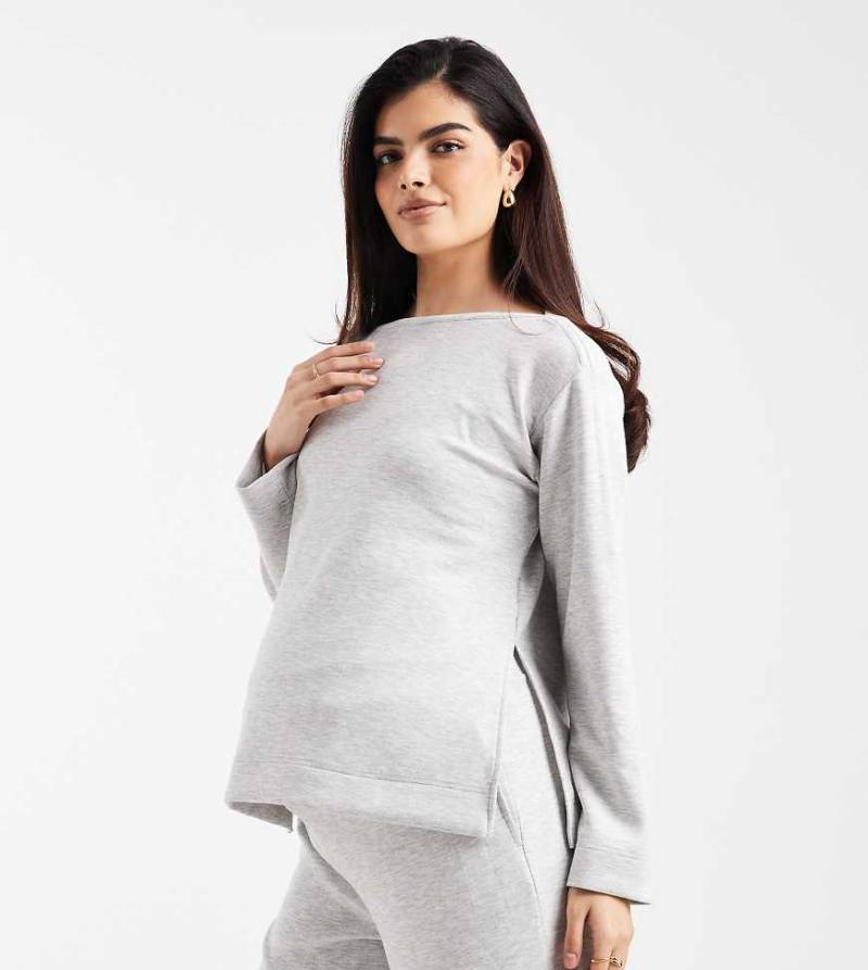 Vero Moda Maternity - Langärmliges Oberteil in Hellgrau mit U-Boot-Ausschnitt, Kombiteil von Vero Moda Maternity