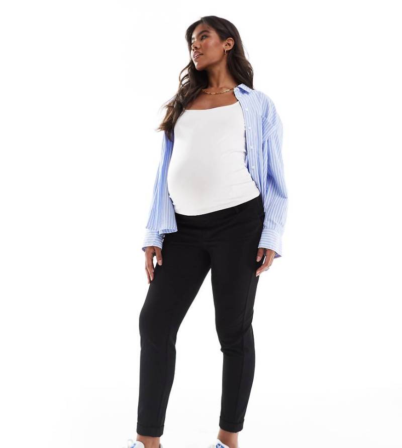 Vero Moda Maternity - Schmal zulaufende Schlupfhose in Schwarz mit Umschlag, Umstandsmode von Vero Moda Maternity