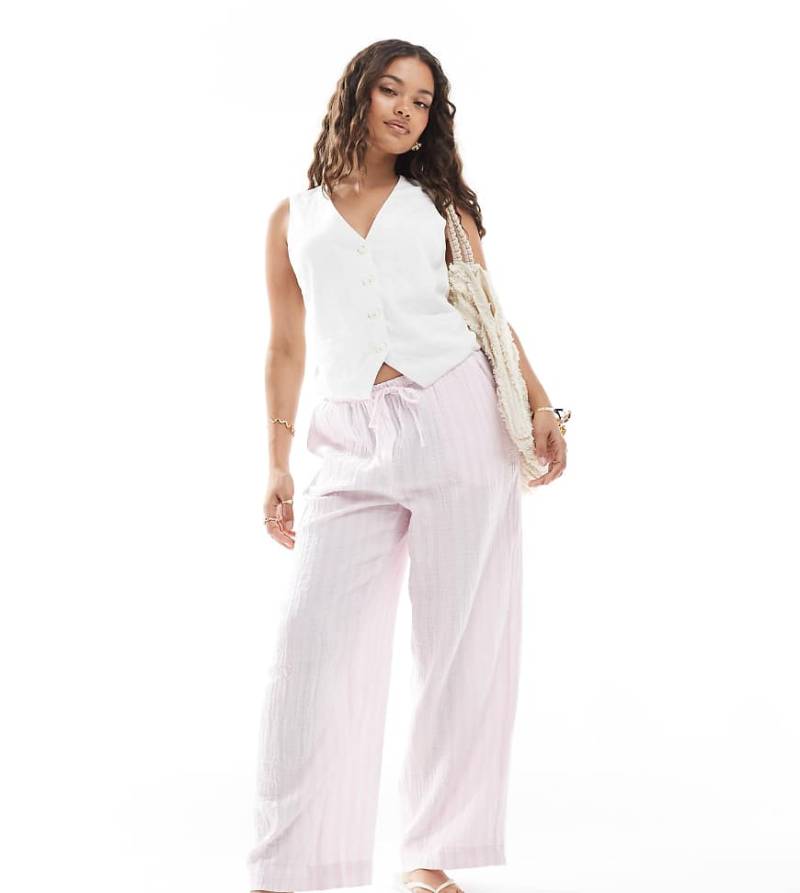 Vero Moda Petite - Baumwoll-Hose in gestreiftem Blassrosa mit weitem Bein von Vero Moda Petite