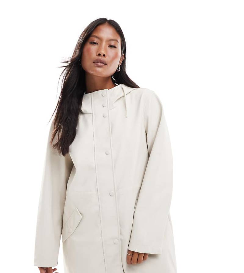 Vero Moda Petite - Beschichtete Regenjacke in Moonbeam Stone mit Kapuze-Neutral von Vero Moda Petite