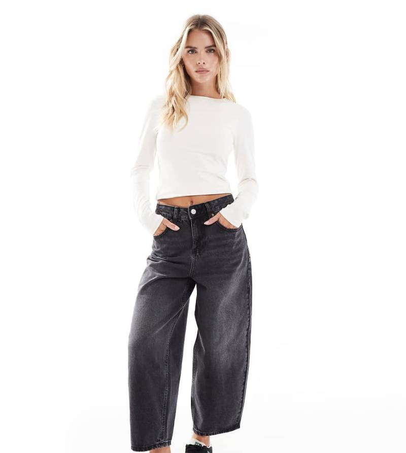 Vero Moda Petite - Billie - Jeans in schwarzer Waschung mit hohem Bund und abgerundetem, weitem Bein von Vero Moda Petite