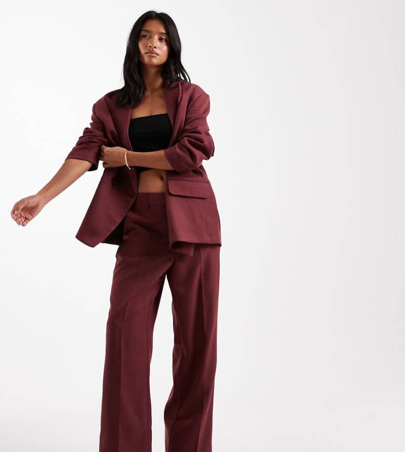 Vero Moda Petite - Elegante Hose in Burgunderrot mit Fischgrätmuster und weitem Bein, Kombiteil von Vero Moda Petite