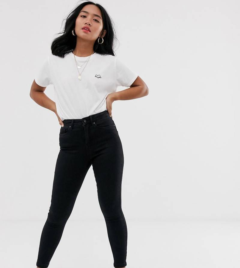 Vero Moda Petite - Enge Jeans mit hoher Taille in Schwarz von Vero Moda Petite