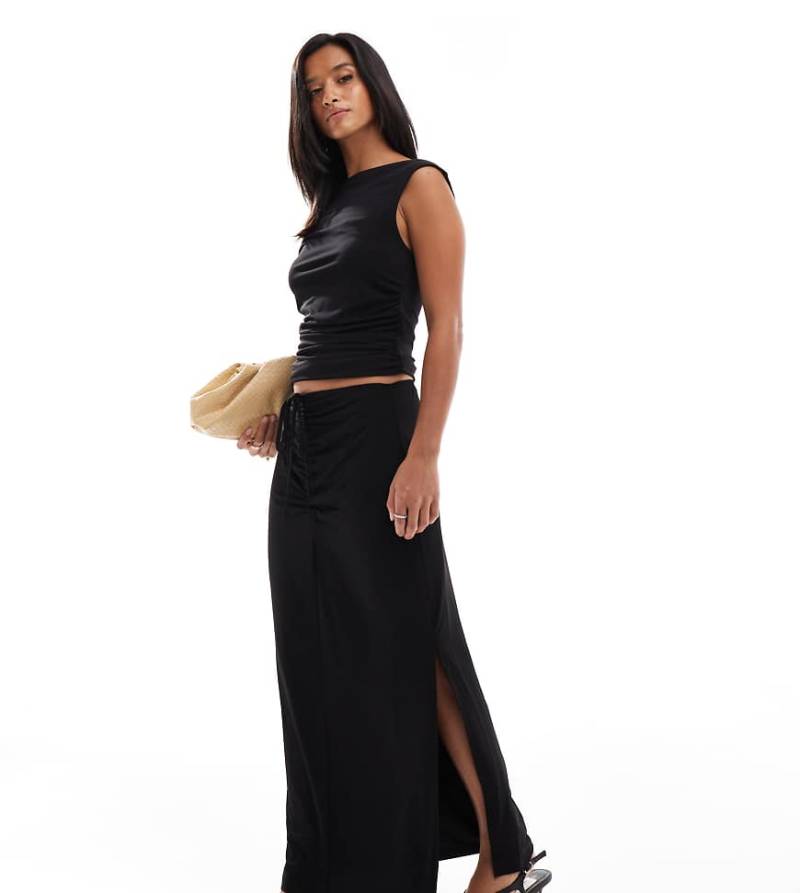 Vero Moda Petite - Figurbetonter Maxirock in Schwarz mit geraffter Vorderseite, Kombiteil von Vero Moda Petite