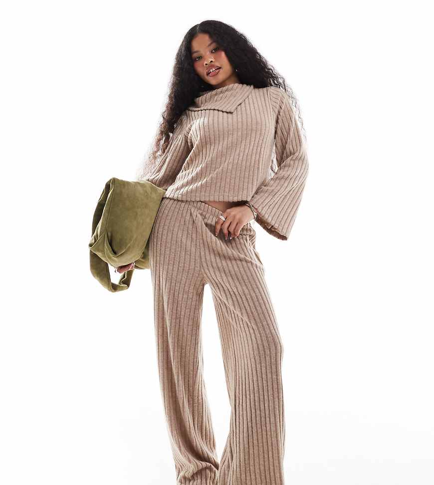 Vero Moda Petite - Gerippte Jersey-Hose in Beige mit weitem Bein, Kombiteil-Neutral Vero Moda Petite - Gerippte Jersey-Hose in Beige mit weitem Bein, Kombiteil-Neutral von Vero Moda Petite