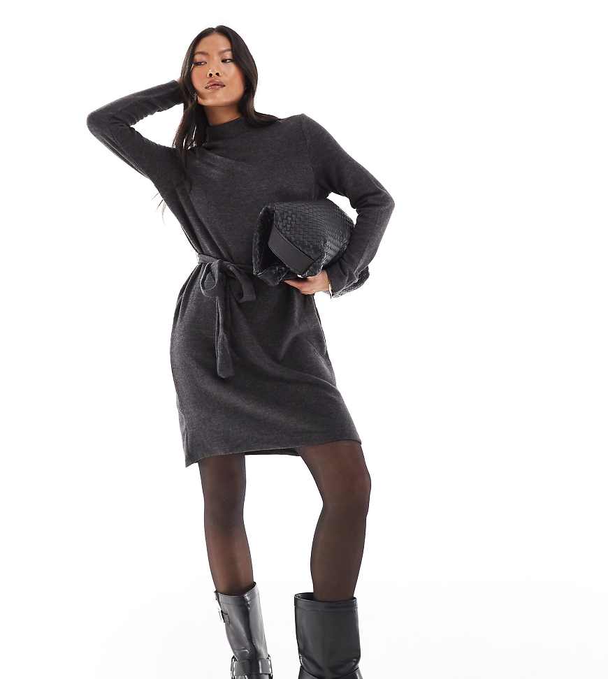 Vero Moda Petite - Hochgeschlossenes Strick-Minikleid in Schwarz mit Bindebund von Vero Moda Petite