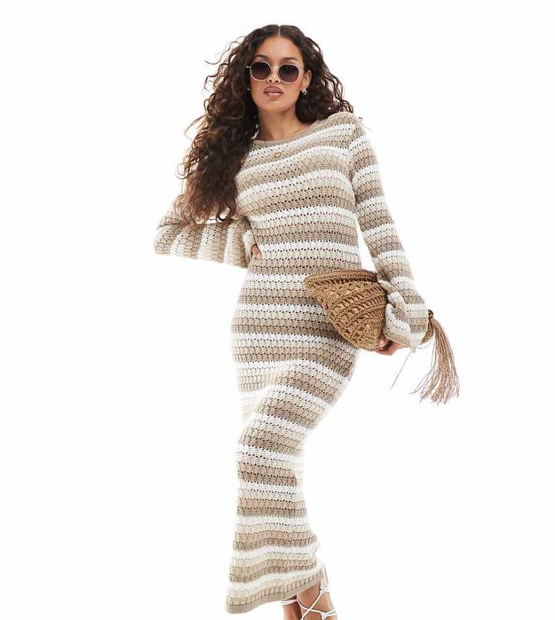 Vero Moda Petite - Hochwertiges Maxi-Strickkleid mit braunen Streifen Vero Moda Petite - Hochwertiges Maxi-Strickkleid mit braunen Streifen von Vero Moda Petite
