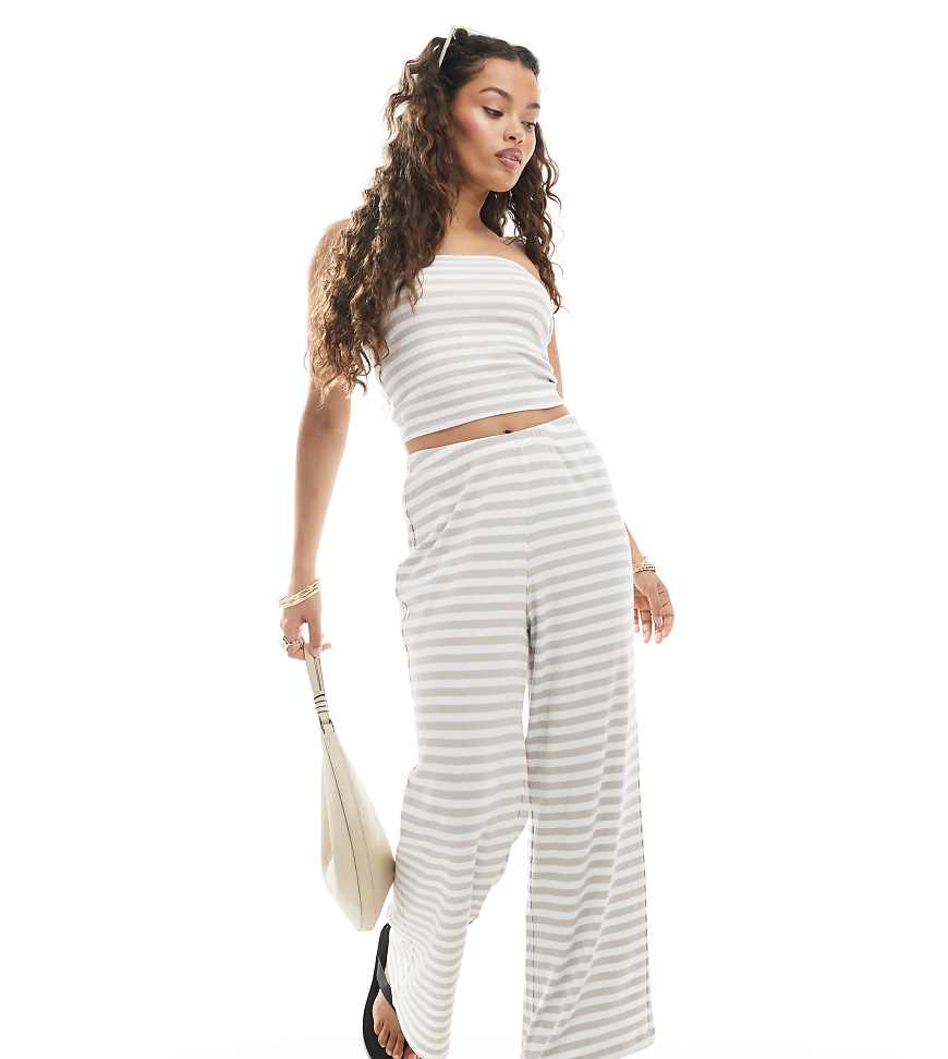 Vero Moda Petite - Hose aus geripptem Jersey mit Streifen in Beige, Kombiteil-Neutral Vero Moda Petite - Hose aus geripptem Jersey mit Streifen in Beige, Kombiteil-Neutral von Vero Moda Petite