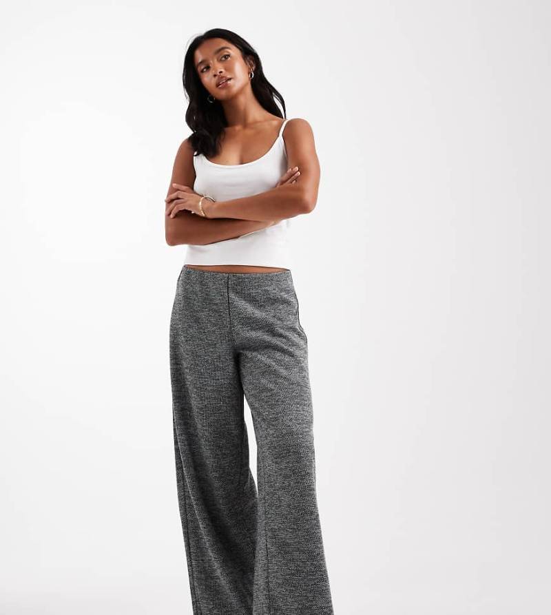 Vero Moda Petite - Locker geschnittene Hose zum Überziehen in meliertem Salz-und-Pfeffer-Schwarz von Vero Moda Petite