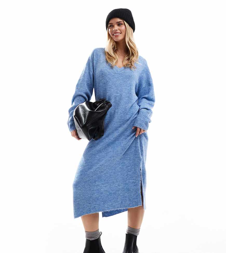 Vero Moda Petite - Maxi-Strickkleid in meliertem Blau mit Oversize-Schnitt und V-Ausschnitt von Vero Moda Petite