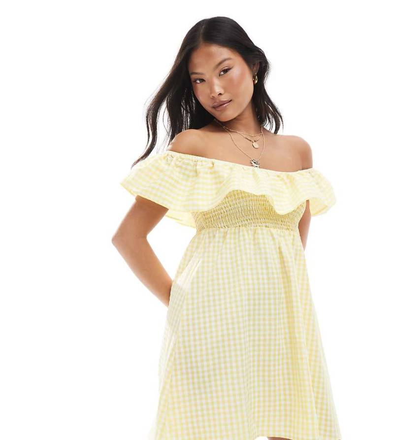 Vero Moda Petite - Minikleid in Gelb mit Vichy-Karos, gesmoktem Oberteil und Rüschen-Detail von Vero Moda Petite