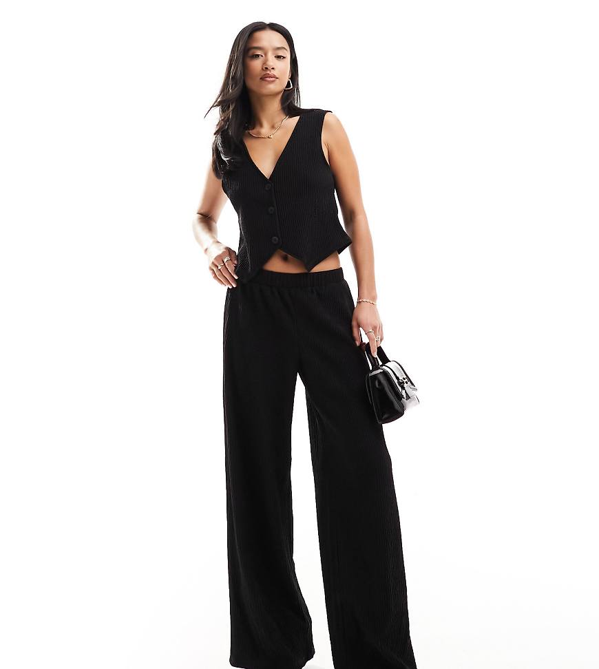 Vero Moda Petite - Plissierte Hose in Schwarz mit weitem Bein, Kombiteil von Vero Moda Petite