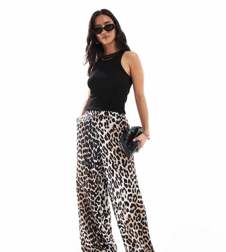Vero Moda Petite - Schlupfhose mit Leopardenmuster und weitem Bein-Bunt Vero Moda Petite - Schlupfhose mit Leopardenmuster und weitem Bein-Bunt von Vero Moda Petite