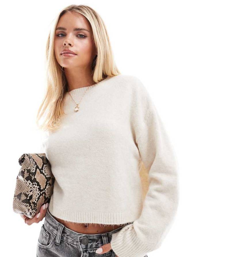 Vero Moda Petite - Strickpullover in Creme mit Rundhalsausschnitt-Weiß von Vero Moda Petite