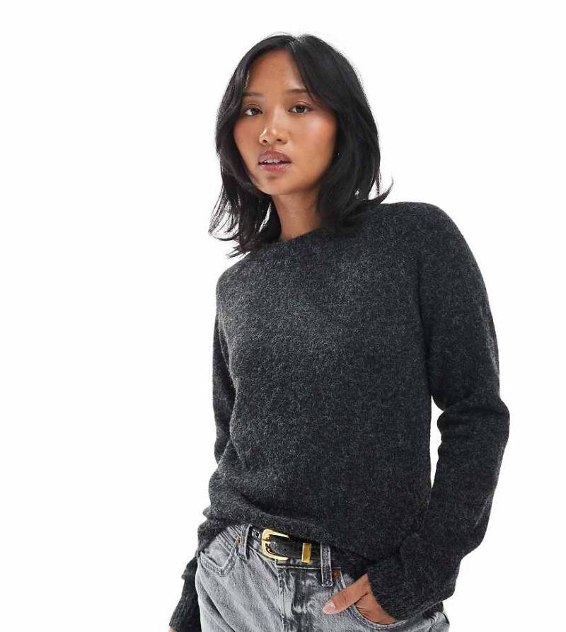 Vero Moda Petite - Strickpullover in Schwarz mit Rundhalsausschnitt von Vero Moda Petite