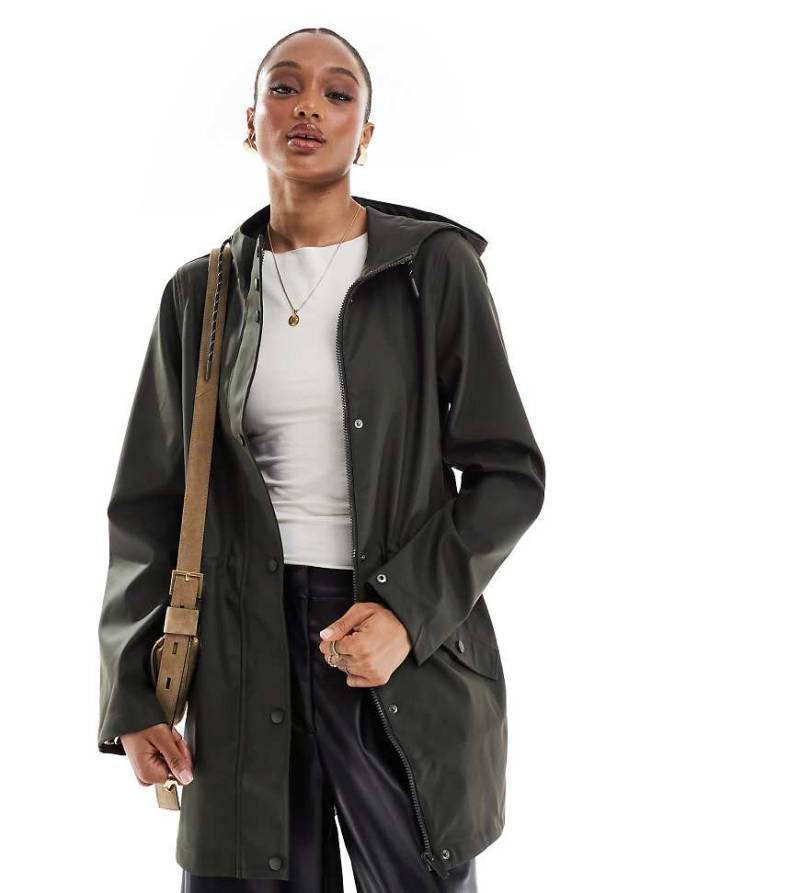 Vero Moda Tall - Beschichtete Regenjacke in dunklem Khaki mit Kapuze-Grün von Vero Moda Tall