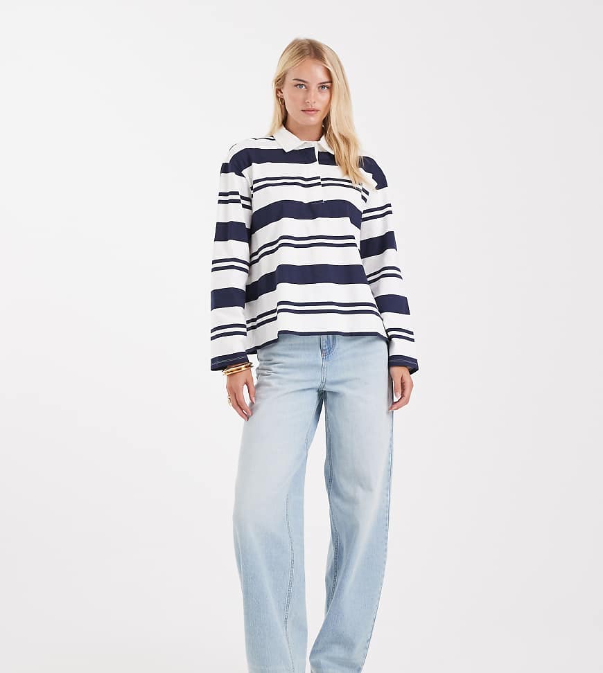Vero Moda Tall - Billie - Jeans in hellblauer Waschung mit hohem Bund und abgerundetem, weitem Bein Vero Moda Tall - Billie - Jeans in hellblauer Waschung mit hohem Bund und abgerundetem, weitem Bein von Vero Moda Tall
